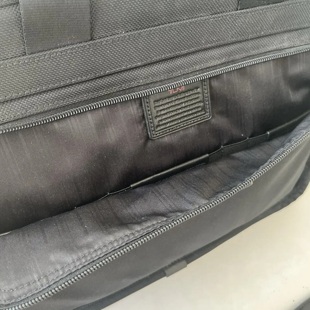 Tumi Laptop Shoulder Bag Black Ballistic Nylon Carry On Briefcase Shoulder Strap